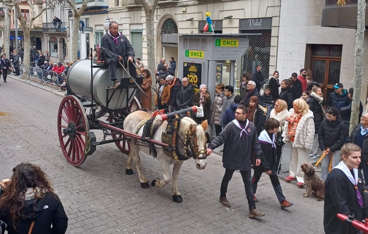 Fotografía dels Tres Tombs a Igualada